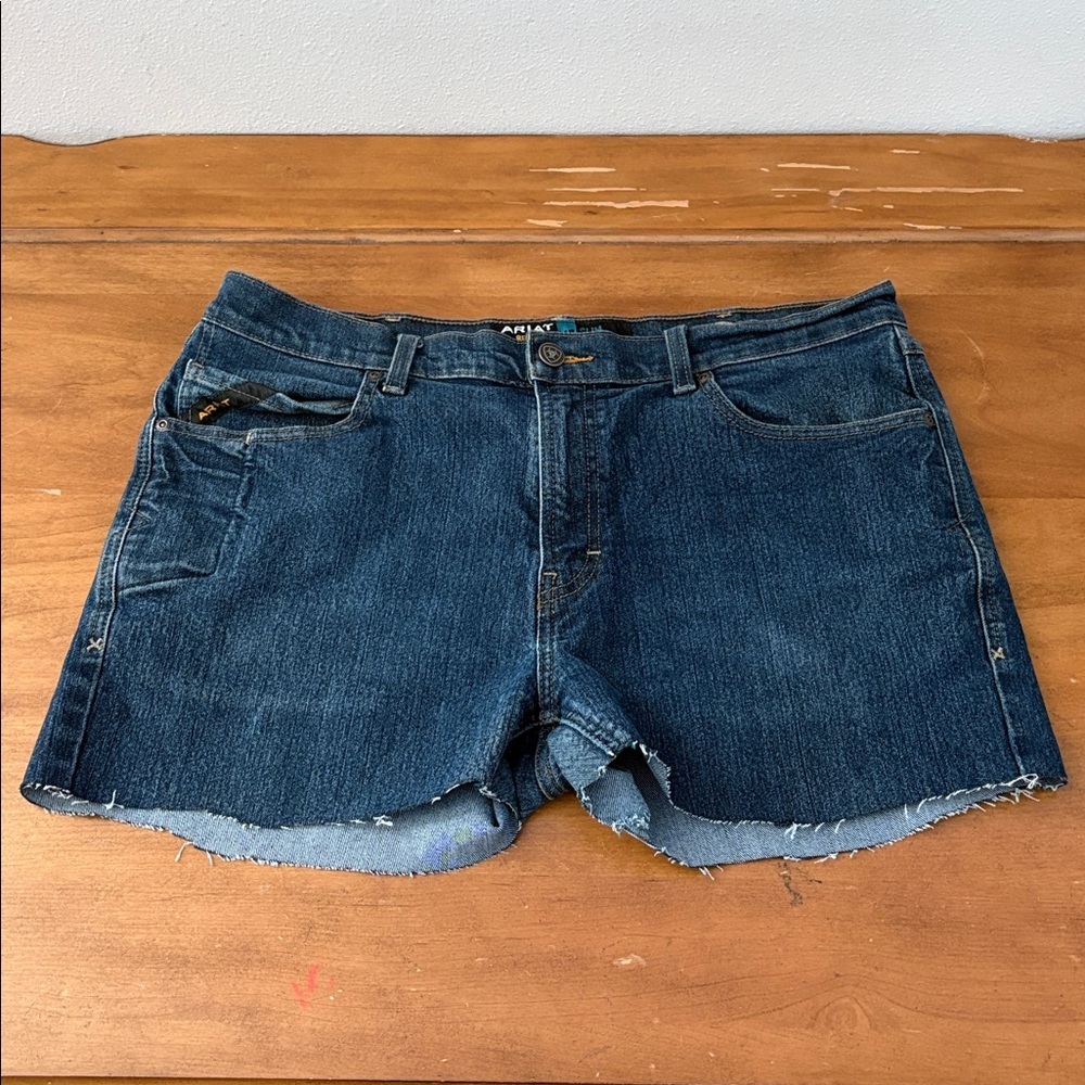 Ariat M7 Slim Straight Cut Off Jean Shorts Size 38